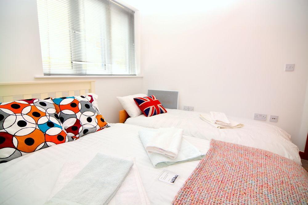Apartment Wharf - Cuba Street Лондон Екстериор снимка