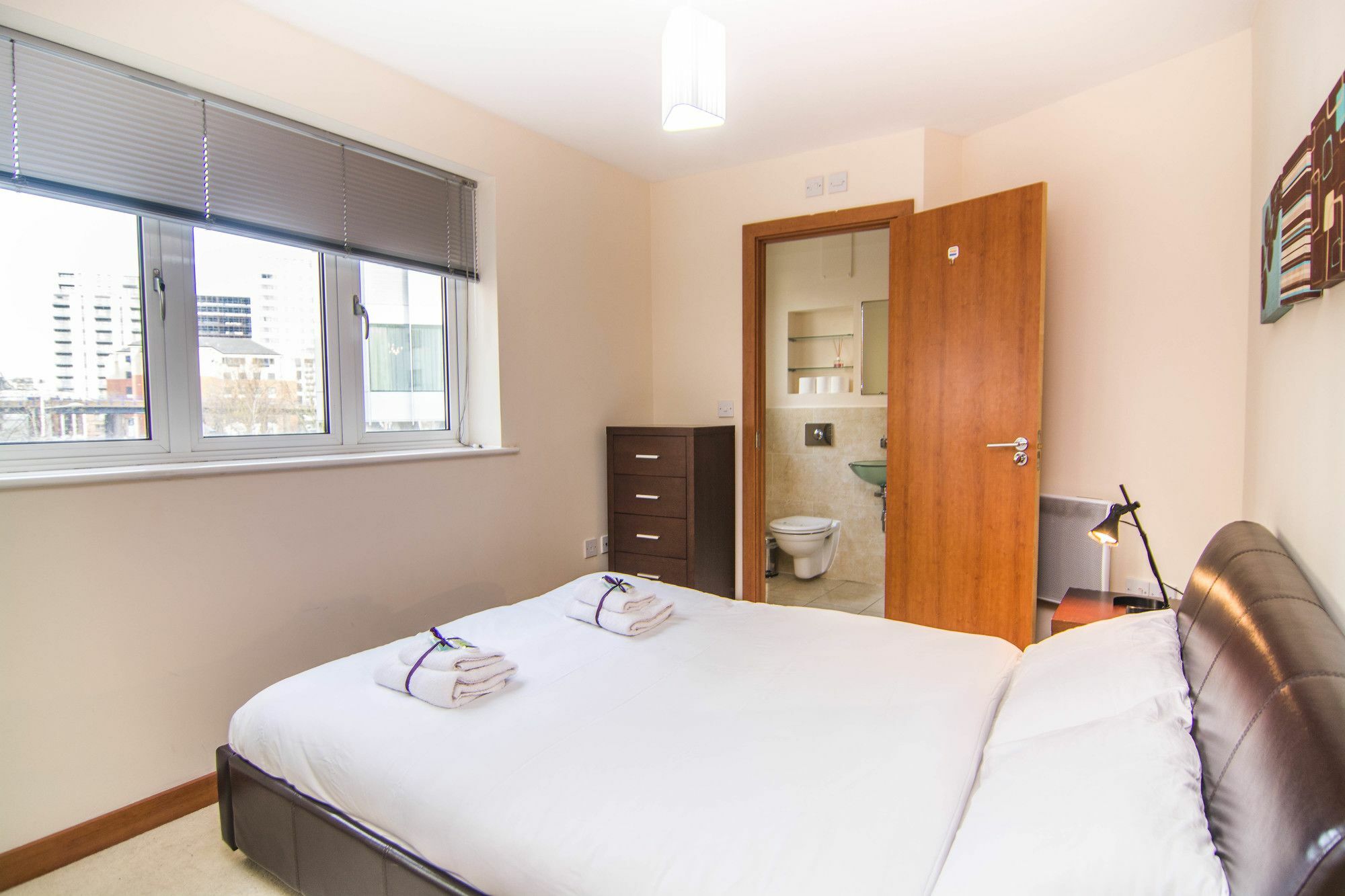 Apartment Wharf - Cuba Street Лондон Екстериор снимка
