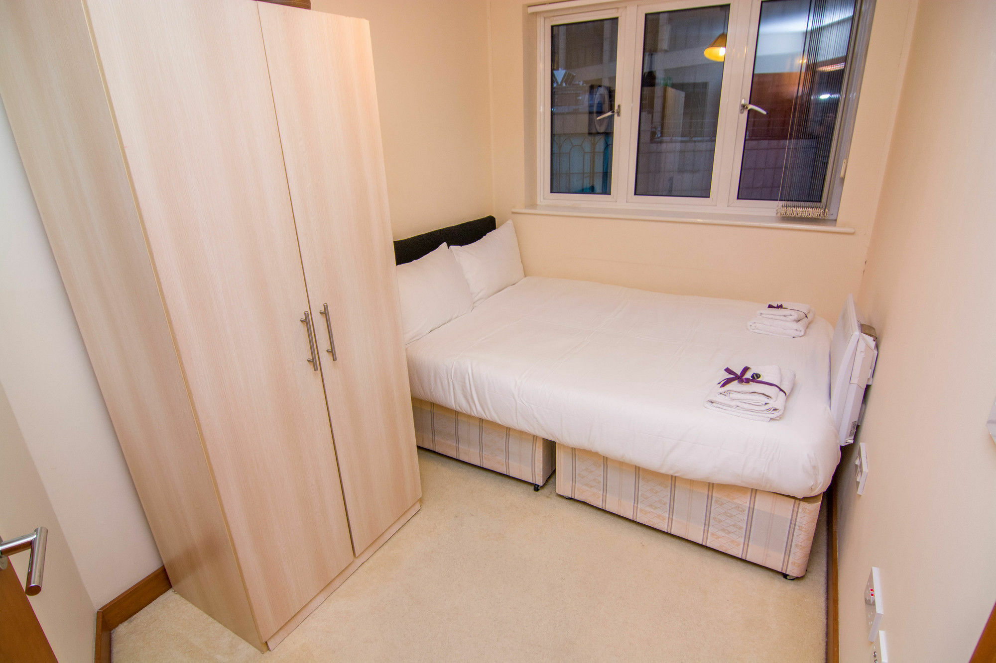 Apartment Wharf - Cuba Street Лондон Екстериор снимка