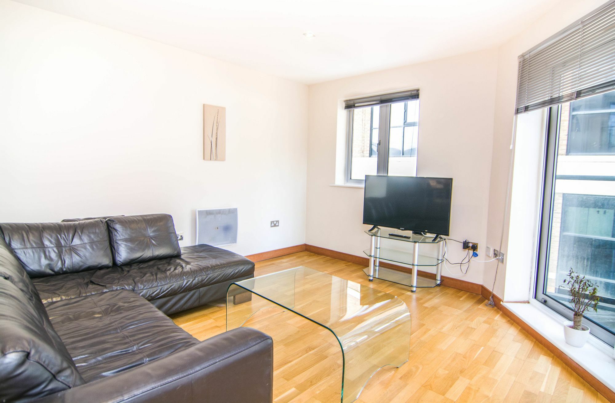 Apartment Wharf - Cuba Street Лондон Екстериор снимка