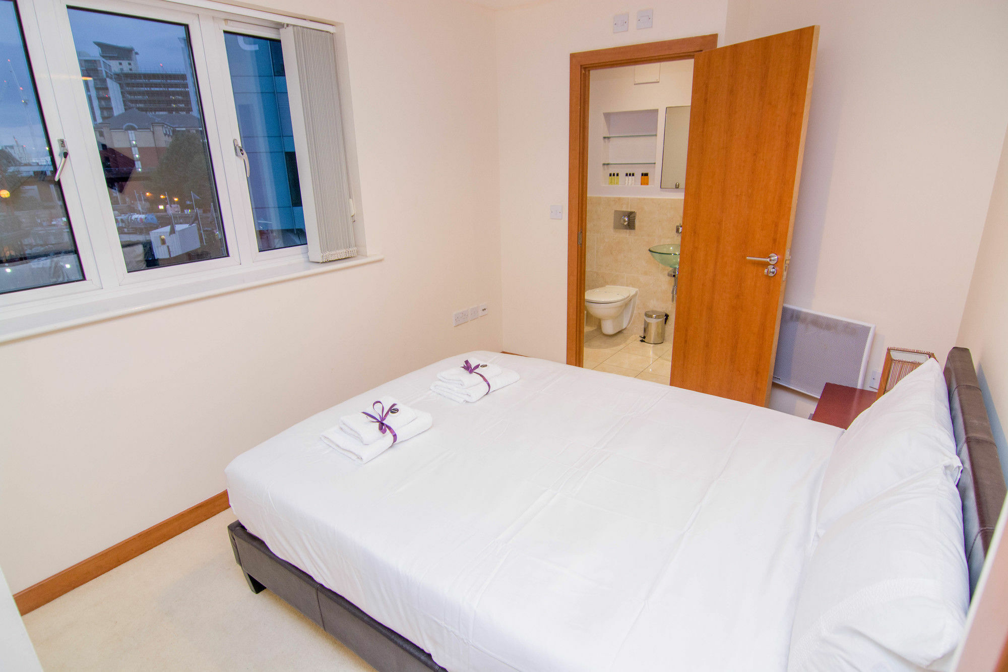 Apartment Wharf - Cuba Street Лондон Екстериор снимка