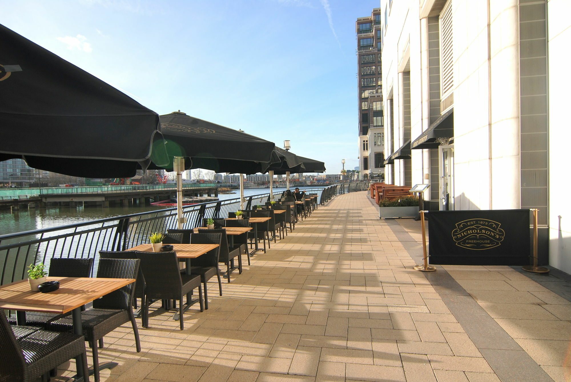 Apartment Wharf - Cuba Street Лондон Екстериор снимка